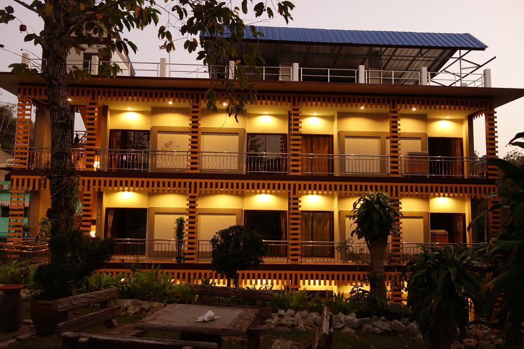Airport Phuket Garden Resort Thalang Bagian luar foto